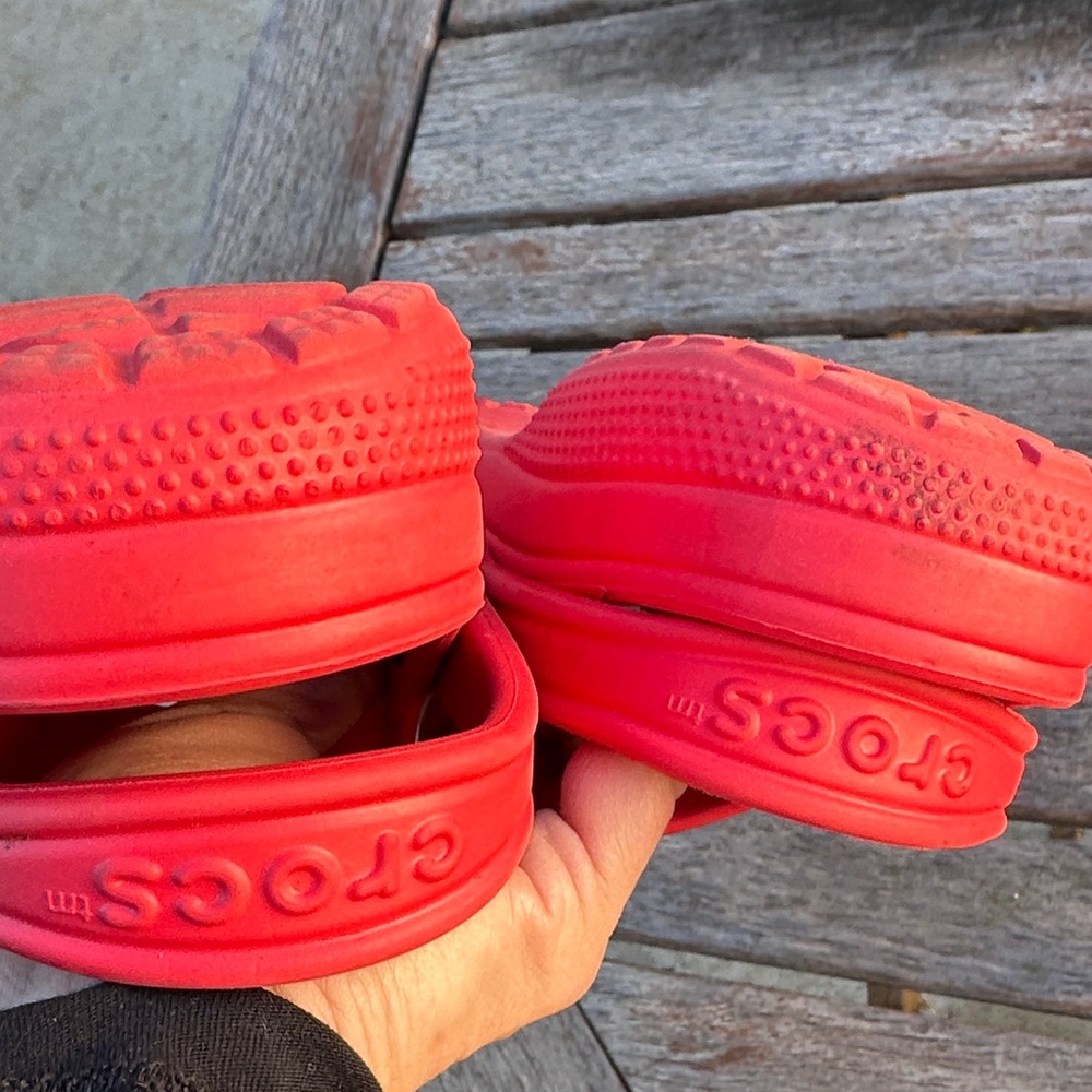 Red Crocs- used - Picture 7 of 8